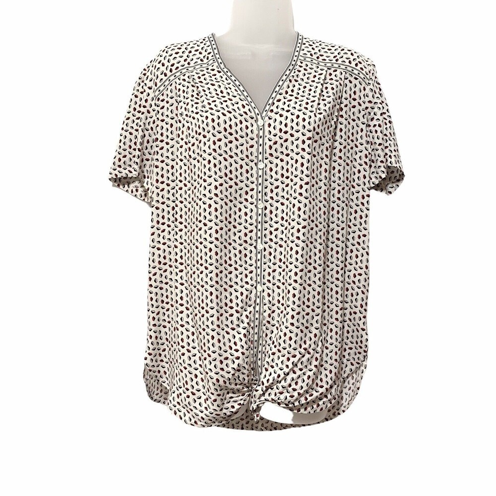 Max Studio White and Black Lip Patterned Blouse